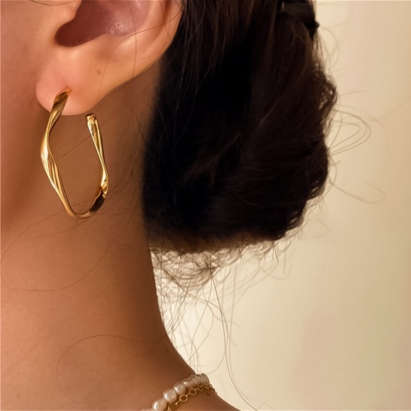 ⚜️[𝟯/$𝟭𝟴]⚜️Big Gold 925 Post Hoop Earrings NEW - Picture 6 of 8